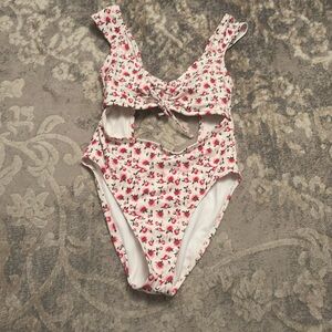 One Piece Bathing Suit, Size Medium, With Floral Design! 🌺🌷👙